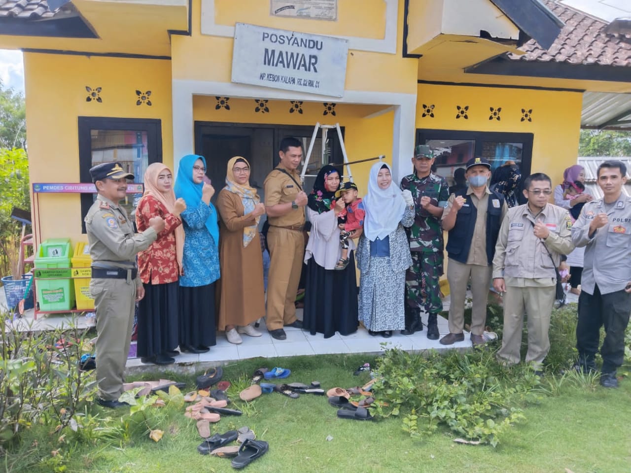 Bhabinkamtibmas Polsek Sagaranten Polres Sukabumi Turut Serta Suksekan Launching PIN Polio 2023