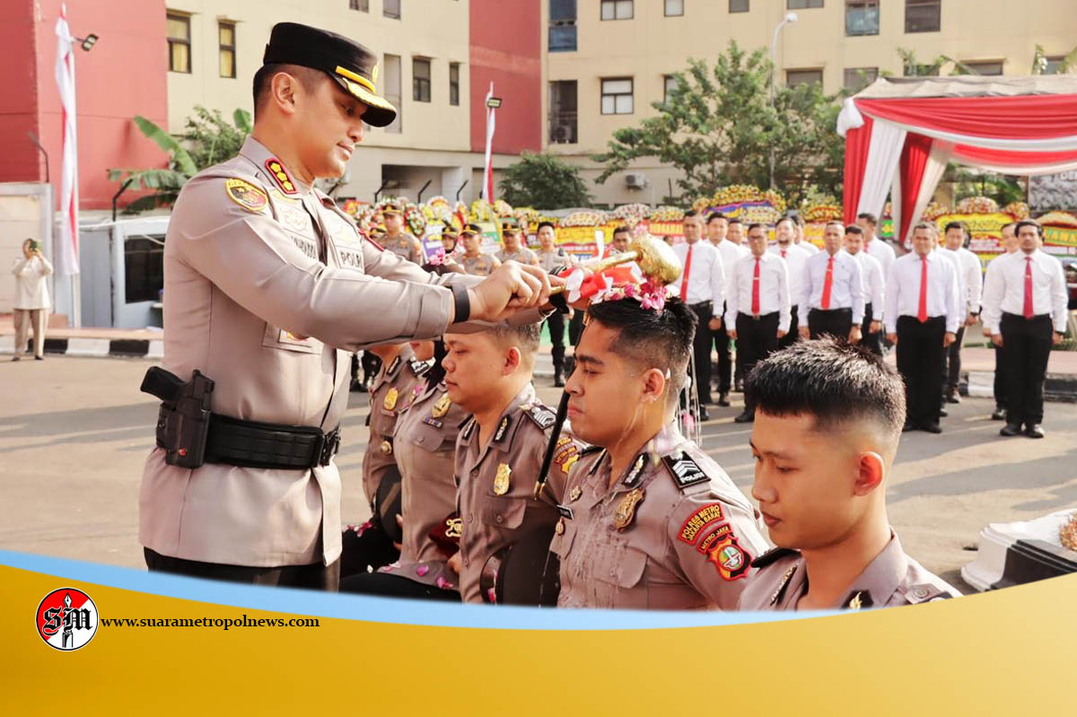 Hari Bhayangkara Ke-78,52 Personel Polres Metro Jakarta Barat Terima Kenaikan Pangkat